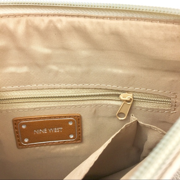 NINE WEST TASSEL FAUX Leatherette hand bag. - Picture 8 of 8